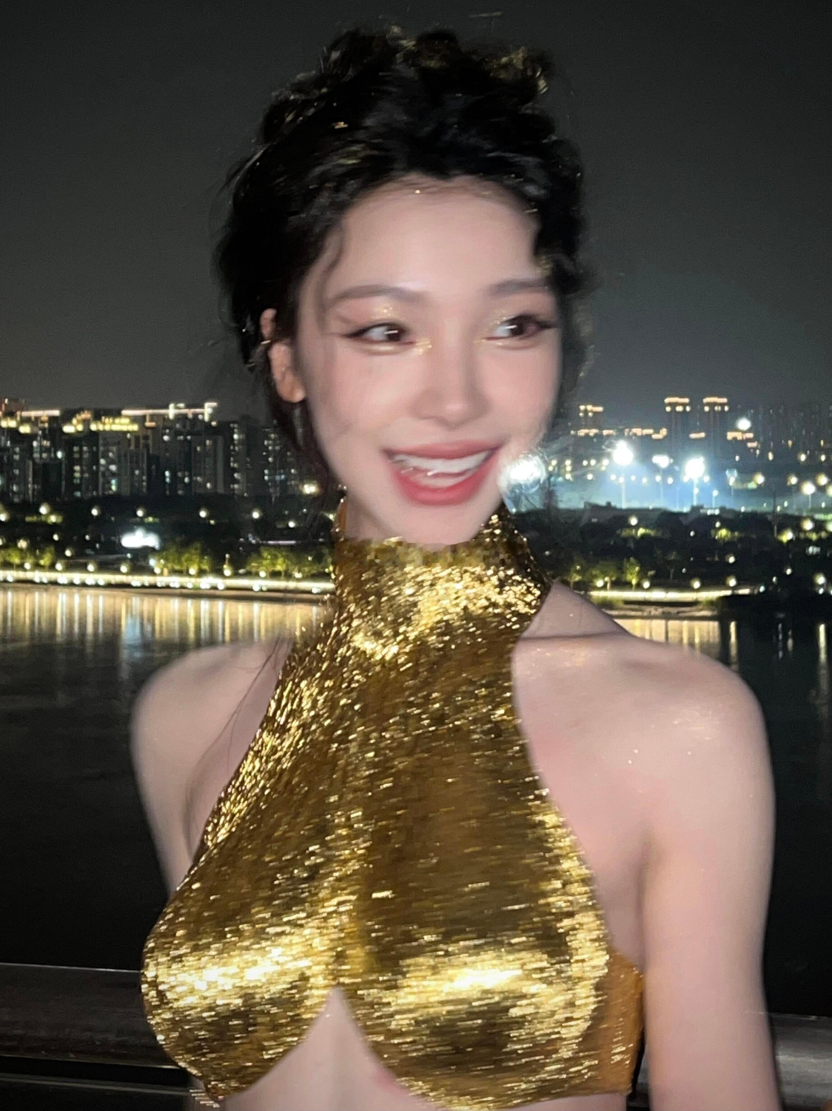 易梦玲这金色也太奈斯了 ​​​