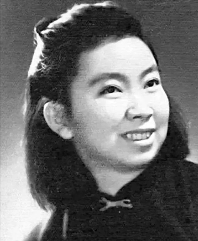 1952年，"半导体之母"谢希德完成学业，打算回国，父亲暴跳如雷，拨通电话："你