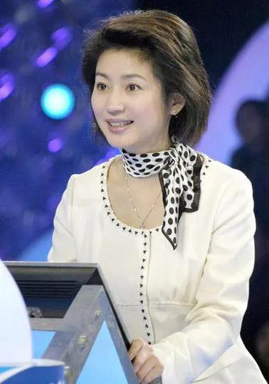还记得她吗？
王小丫，《开心辞典》里那个充满智慧的主持人，沉寂几年后，又看到她主