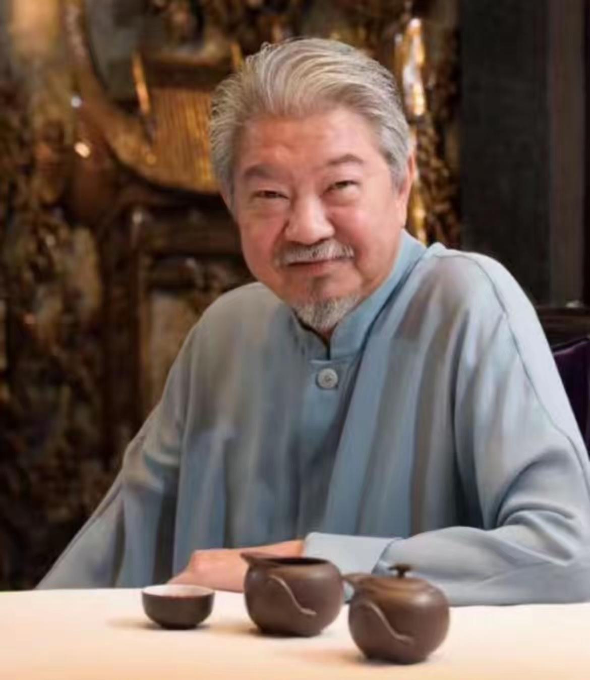 很清醒的一段话：“什么都是假的，只有每天哄着自己上班，取悦自己才是真的。最好喝的