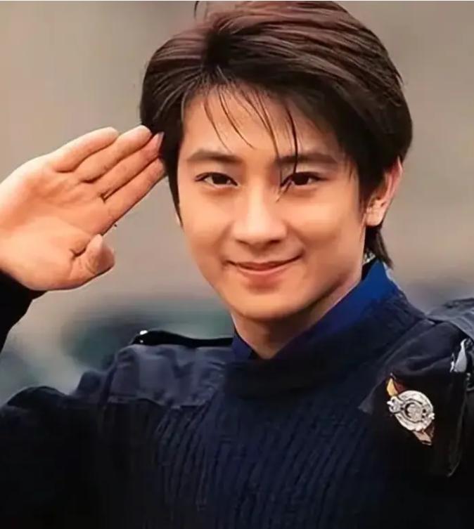 1997年，酒井法子主动约会她暗恋的孙耀威，还把他介绍给妈妈。酒井法子妈妈也很满