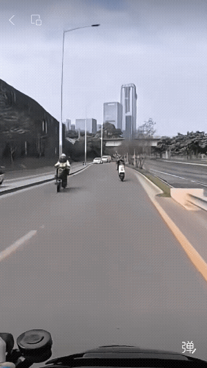 吓我一跳，两门牙还没掉啊！[捂脸]