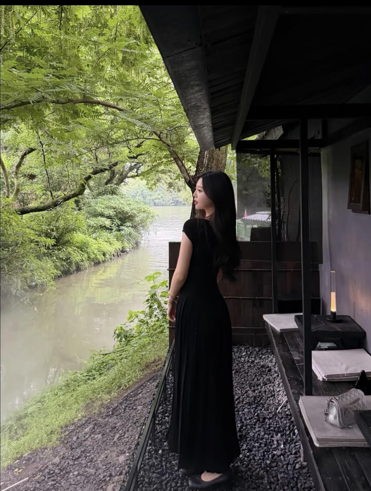 清风拂面，静谧悠然