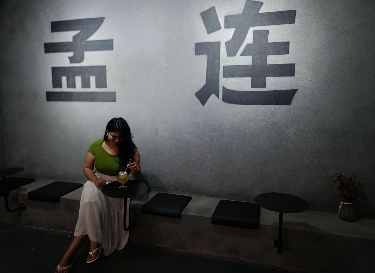 : 高层次男人养你命，低层次男人要你命，有德者护你周全，无德者耗你一生，不扶贫，