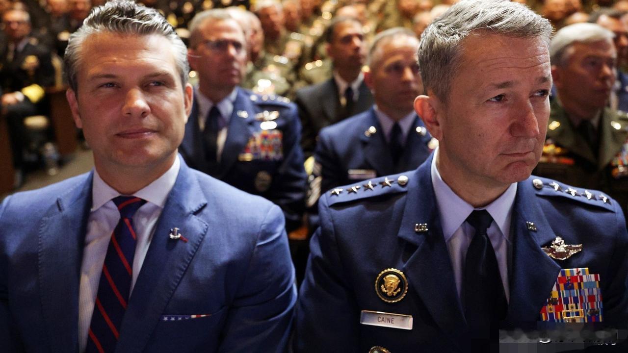 特朗普最高将领警告伊朗打击风险。
       据 Axios 报道，参谋长联席