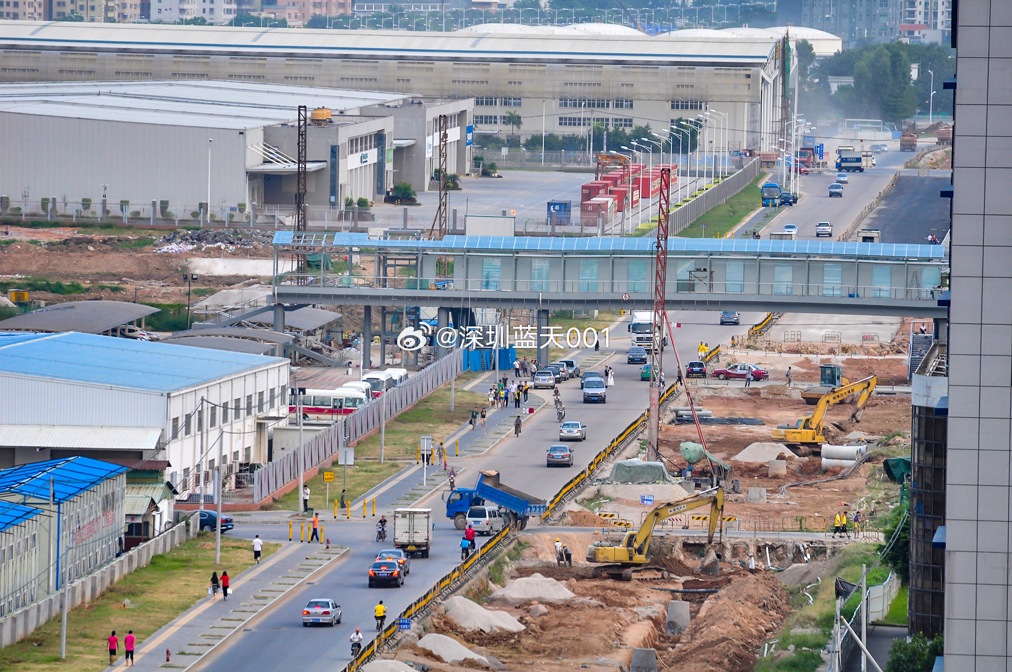 深圳蓝天001  2012年航站四路扩建情景。 