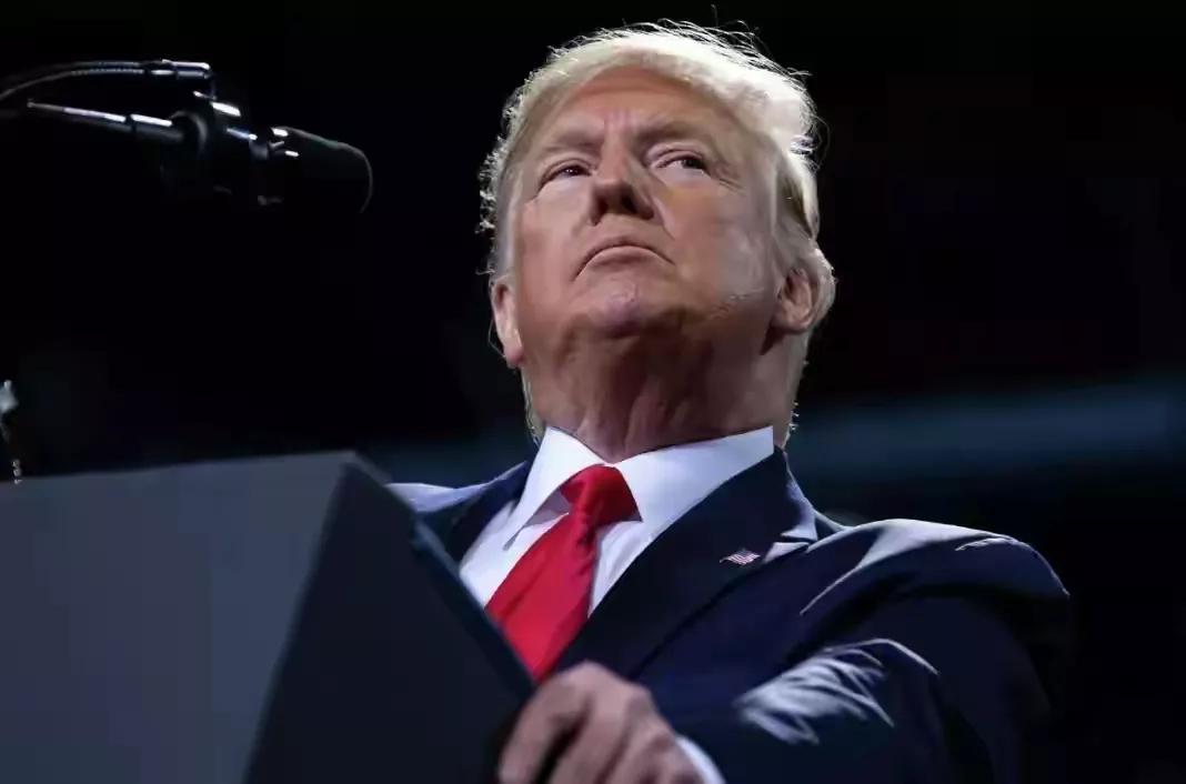 与其说特朗普怂了，怕伊朗没完没了报复。不如说特朗普又要开始忽悠伊朗了。

美国向