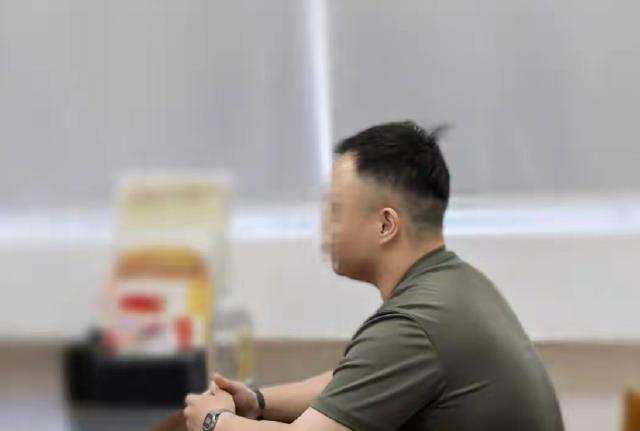 三十岁立遗嘱，

怕爸和继母分房，

儿子能保住吗。

广州一个30岁的小伙子，