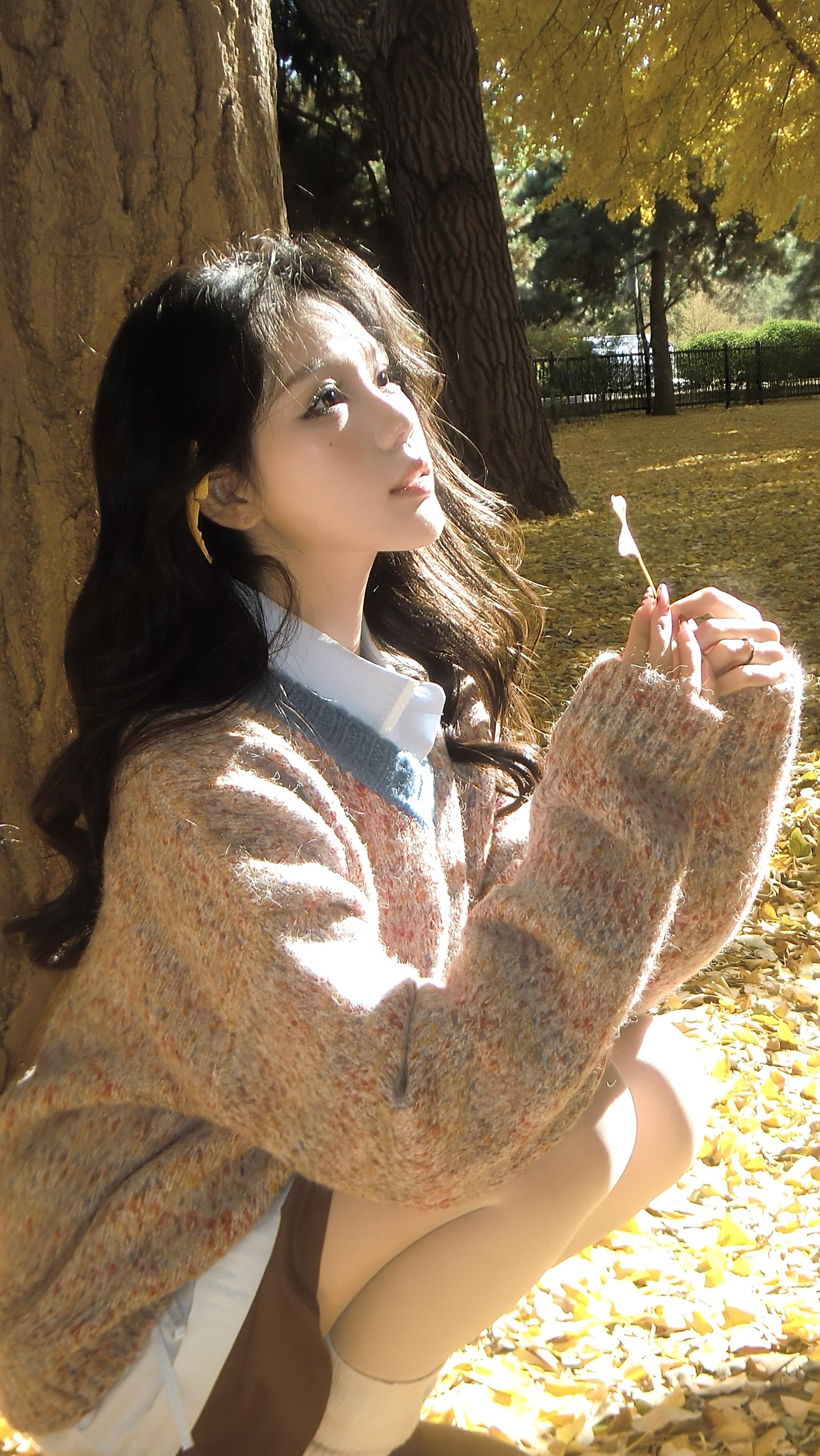 在这个落叶像雪的季节🍂。