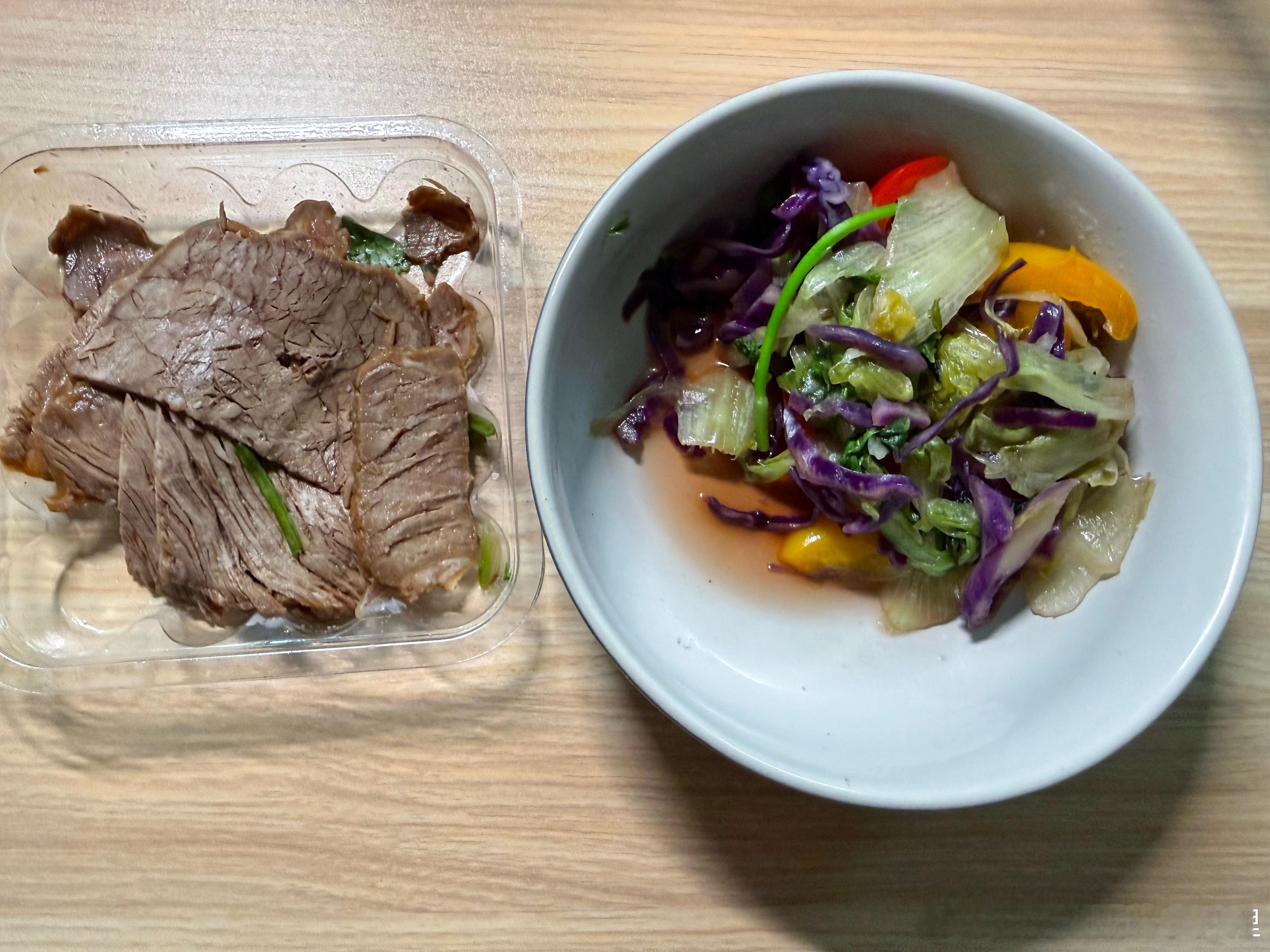 今日食谱蔓越莓贝果  320大卡零食+水果  300大卡牛蛙+年糕  400大卡