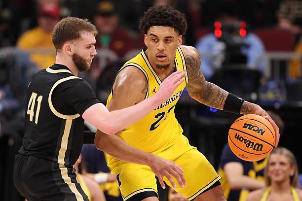 全美第18号种子普渡大学以80比72战胜了主场作战的全美第3号种子密歇根大学。本