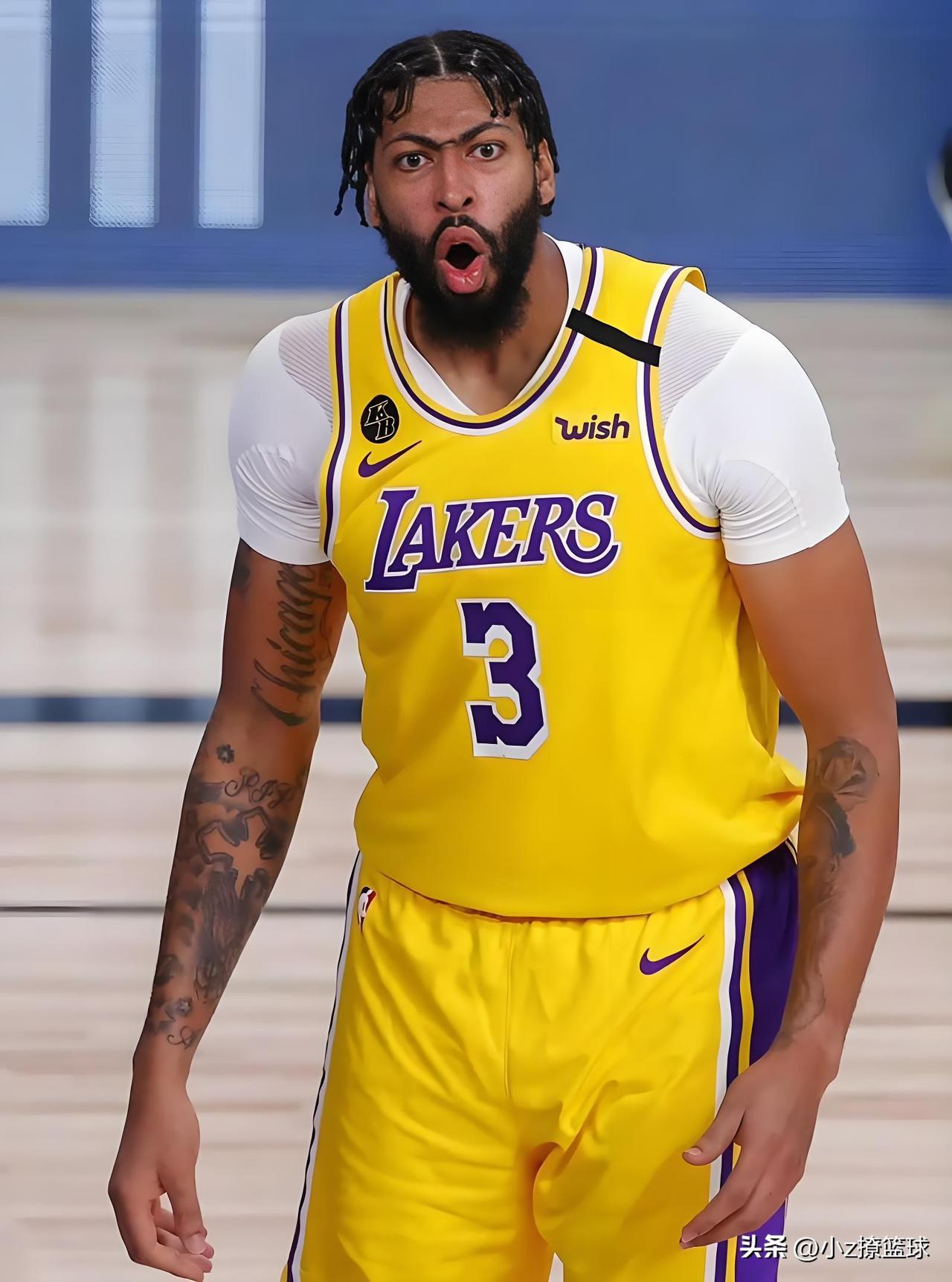 NBA知名大前锋臂展排行榜
冰    箱：68岁，身高2.09米，臂展2.44米