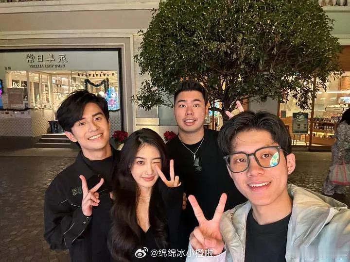 言子发微博了！[抓狂][抓狂][抓狂][抓狂]好美好帅！[来][来][来]||毓