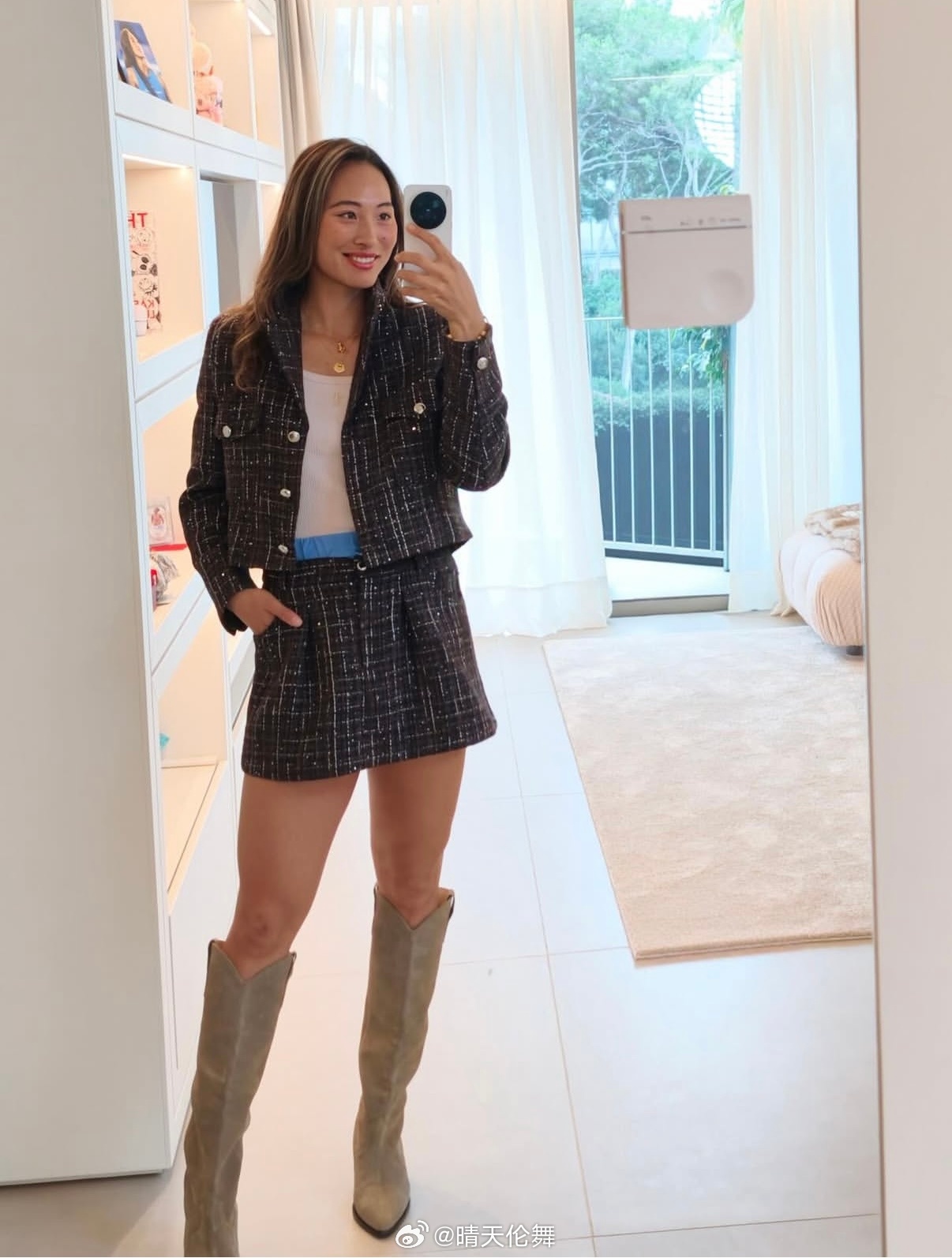 郑钦文更新社交媒体，分享12月动态：圣诞快乐，继续努力 继续变得更好！ 郑钦文