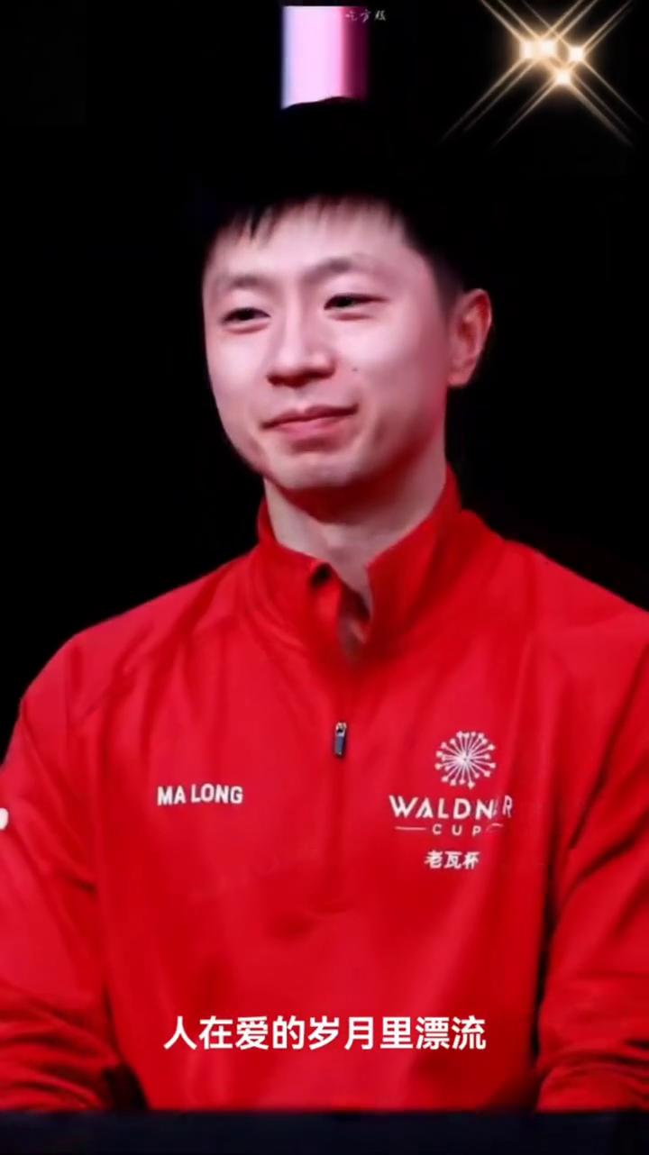 无奈人在风里，人在雨里，人在爱的岁月里漂流。你我不能从头不能停留，不能抗拒命运左