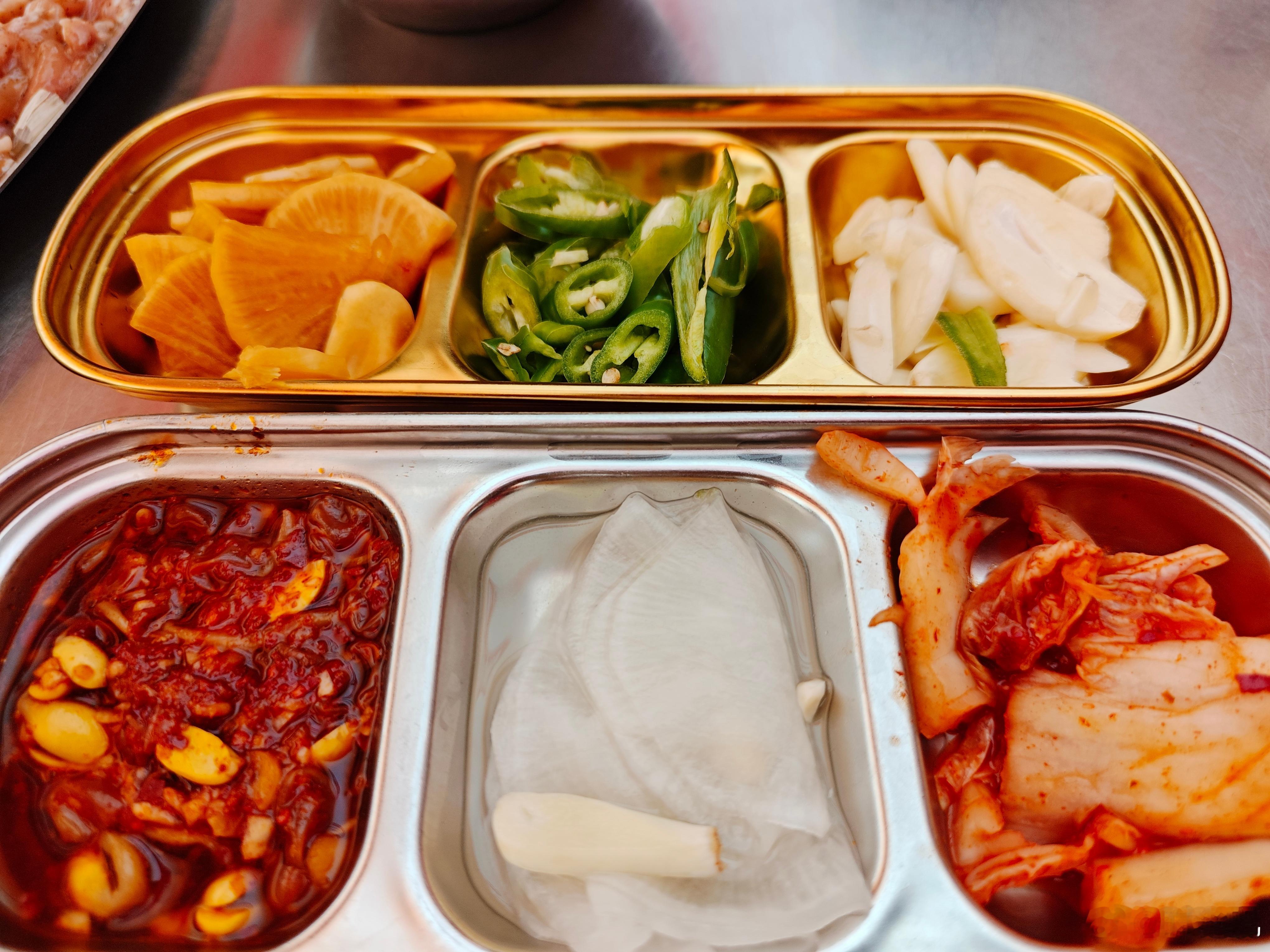 冬至啦，吃顿好的吧！味道一般？排名第四进来的时候店里没有一个人，陆陆续续坐满了。