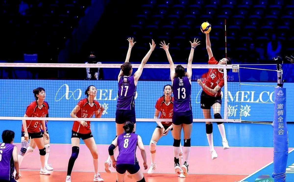 朱婷打自由人的球得分

我看完全场直播，心里就一句话：朱婷把最难啃的骨头啃成了肉