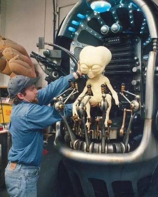 1997年《黑衣人》片场照 