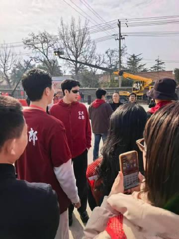 徐洋 家有七郎 七个兄弟，七种人生，徐洋的时代情怀让人深刻。每一张合影、每一个镜