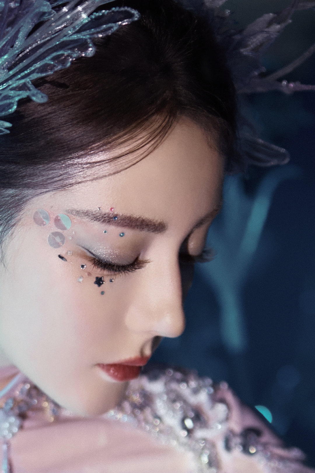 迪丽热巴人鱼公主迪丽热巴的颜值真权威，好漂亮的美人鱼公主啊！