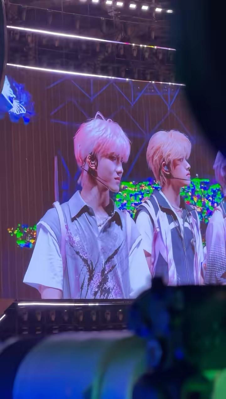 苏新皓是完美的小孩🥹 拍摄：@SUnshine