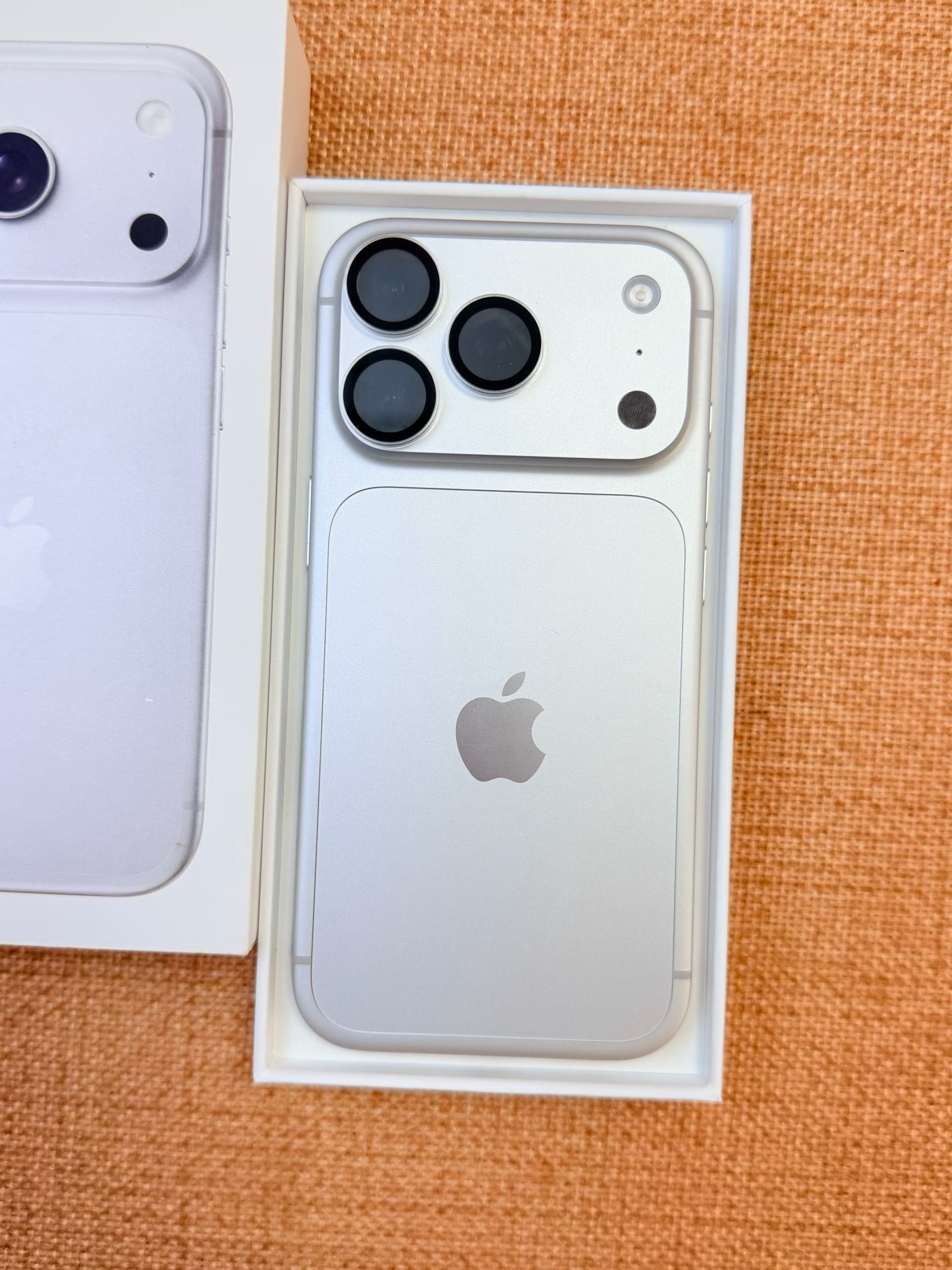 精品二手机苹果18 pro 256G银0充电，9月19日激活，准新机香喷喷🇨?