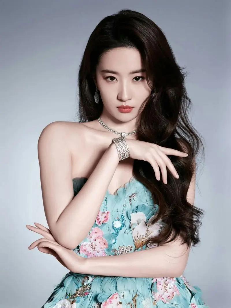 刘大锤聊刘亦菲感情状况当年寝室里的女神啊！ 