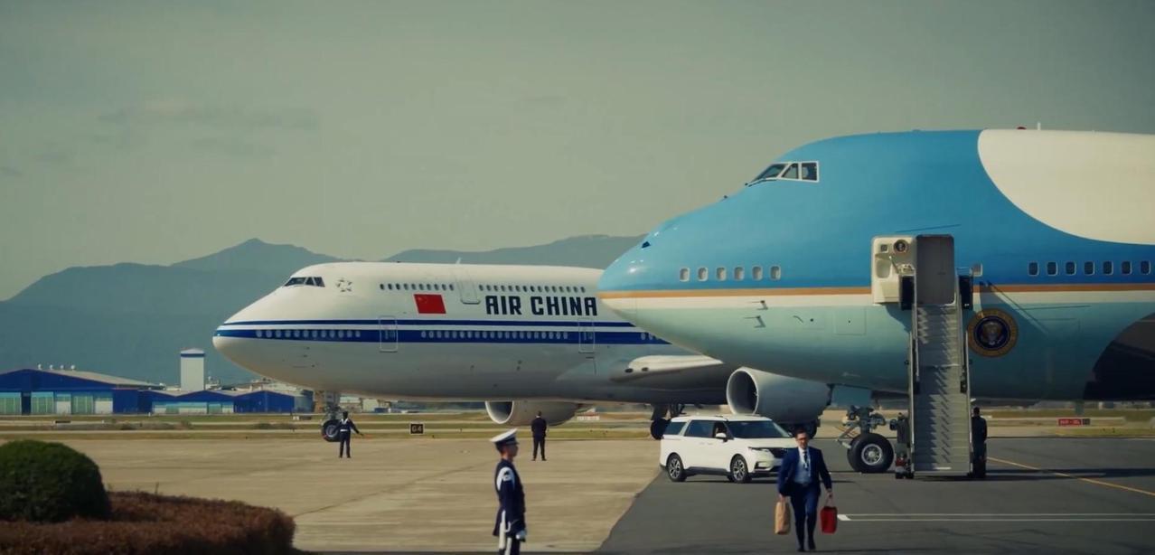 快讯！快讯！。
美国白宫突然宣布了对外发布一支短片，展示中美在釜山的会面画面。