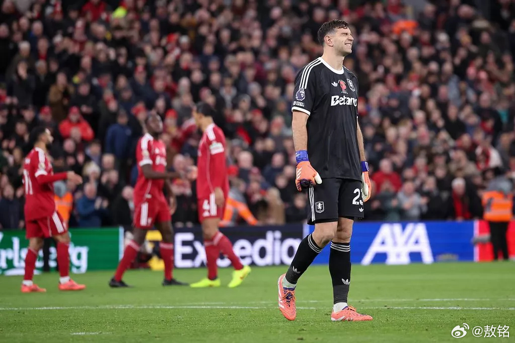 阿斯顿维拉 我为什么非常非常讨厌延迟出球呢？如果你快速传球，具有更强的不可预测性