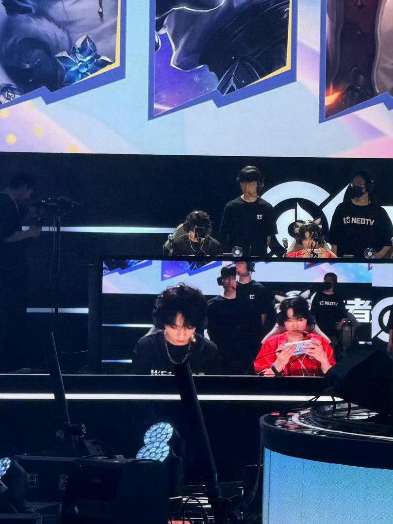 王者萌新之夜表演赛直播今晚19点准时开播啦！明星艺人携手KPL职业选手分成两大战