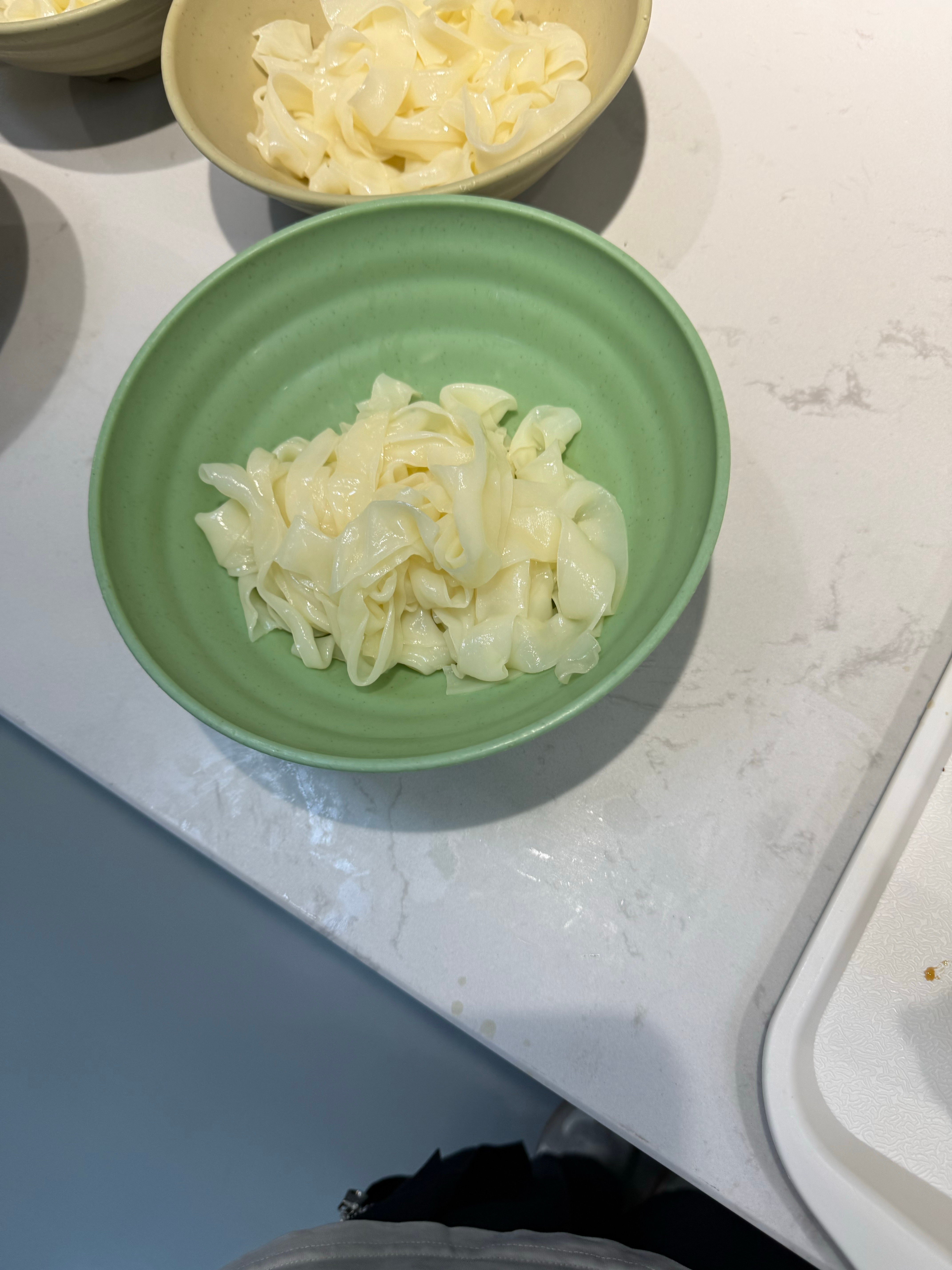 餐厅真是不往正道走啊，就破罐子破摔，我就这样你爱吃不吃，我一家独大窗口越来越少，