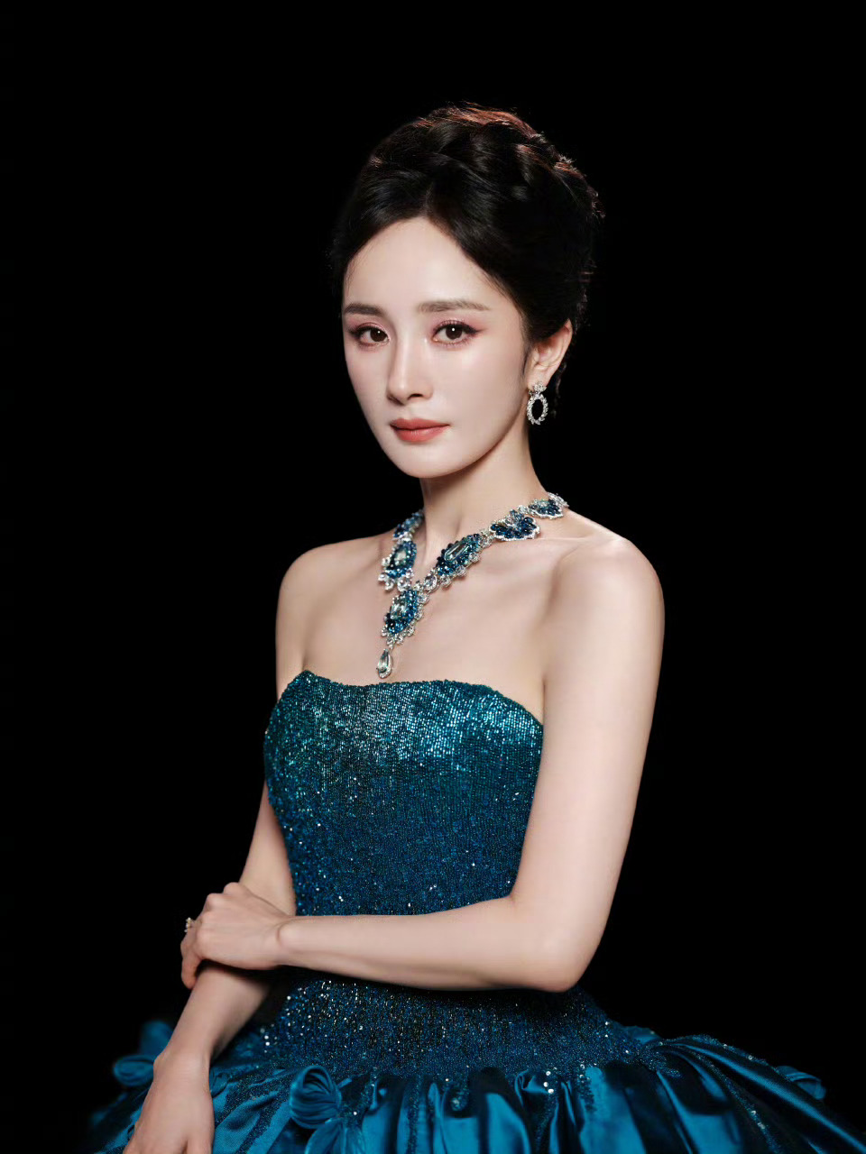 杨幂就这么秒杀全场，女神[流鼻血]微博视界大会 ​​​