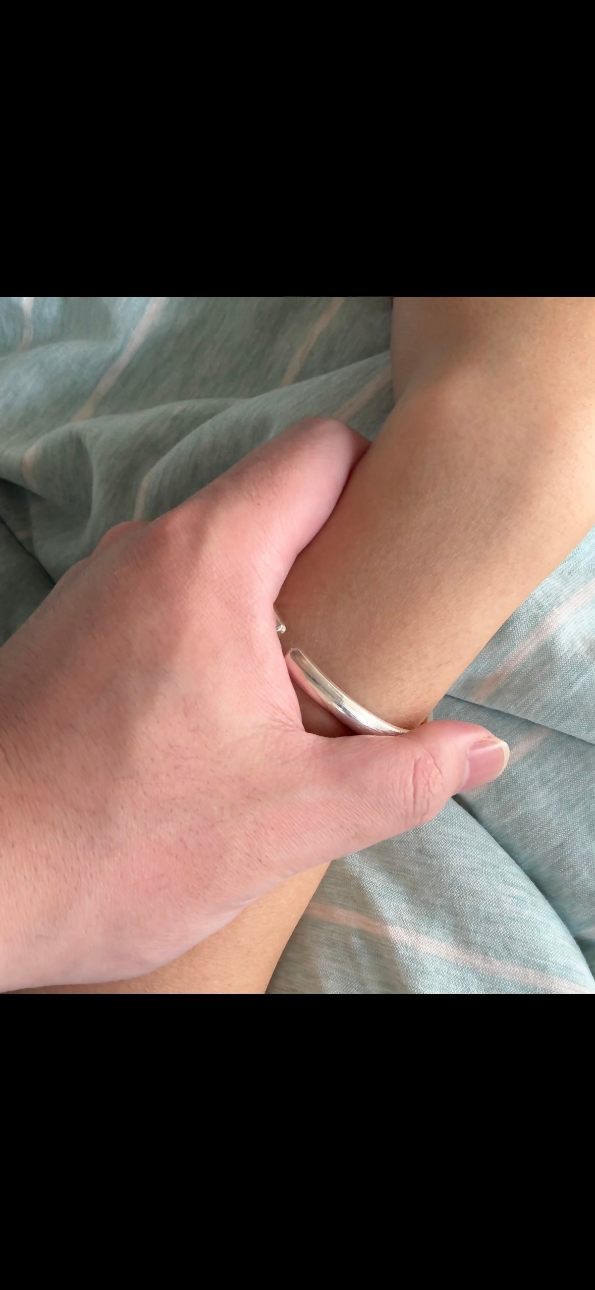 人家肤色差都是女的白，我是比男的都黑。