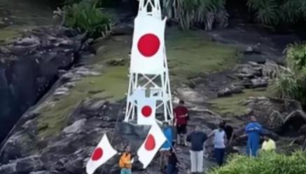 很多人问：“中国为什么不趁着中日冲突，把日本在钓鱼岛上的灯塔拆了？”其实不是不想