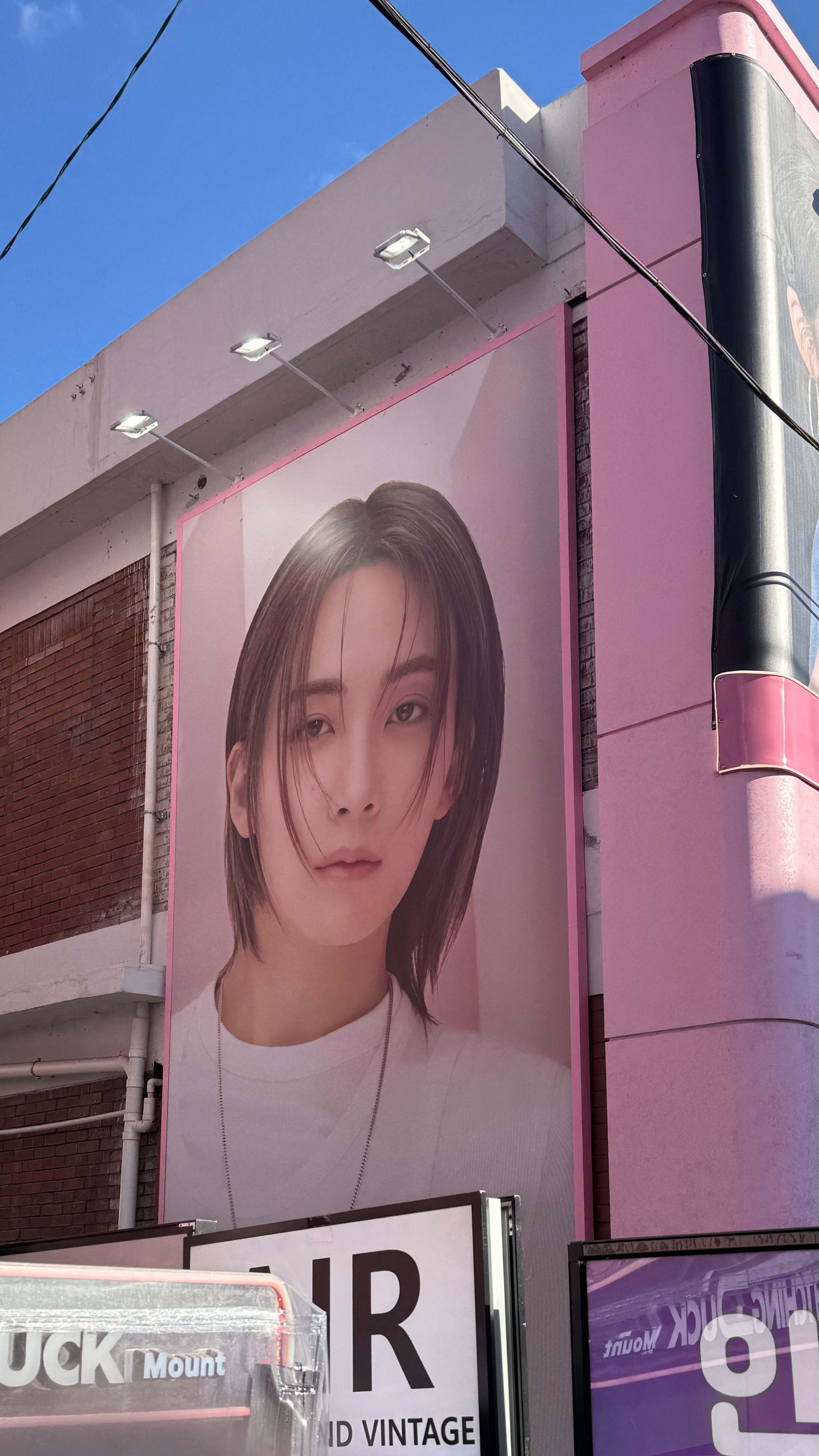 好萌啊宝宝姐 自己第一次打卡芭妮兰地广><🥺（我也拍了這裡ㅋㅋㅋㅋ 
