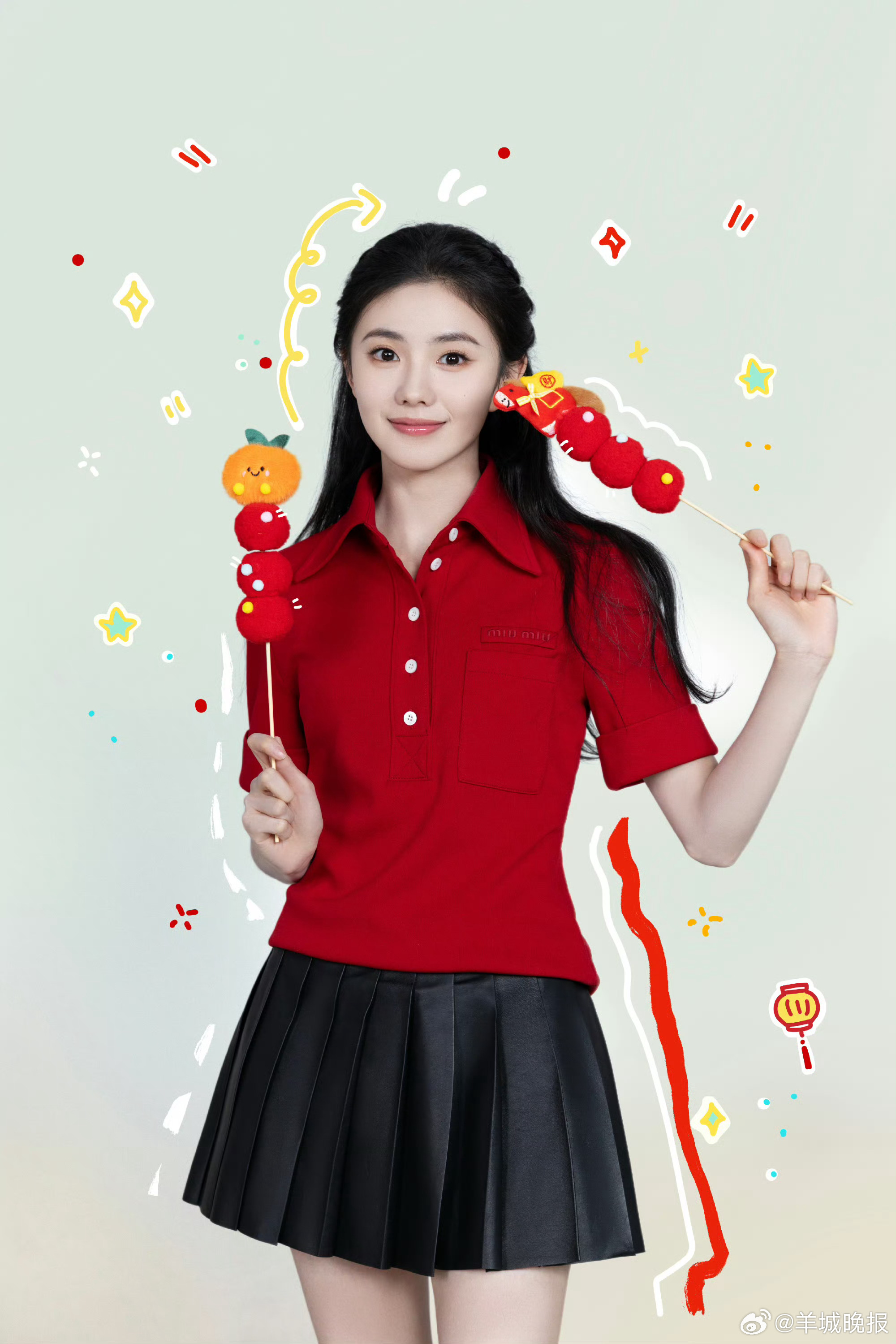 【谁的新年照比糖葫芦还要甜】一串冰糖葫芦总能带来甜蜜的抚慰！谁的新春贺岁照甜到你