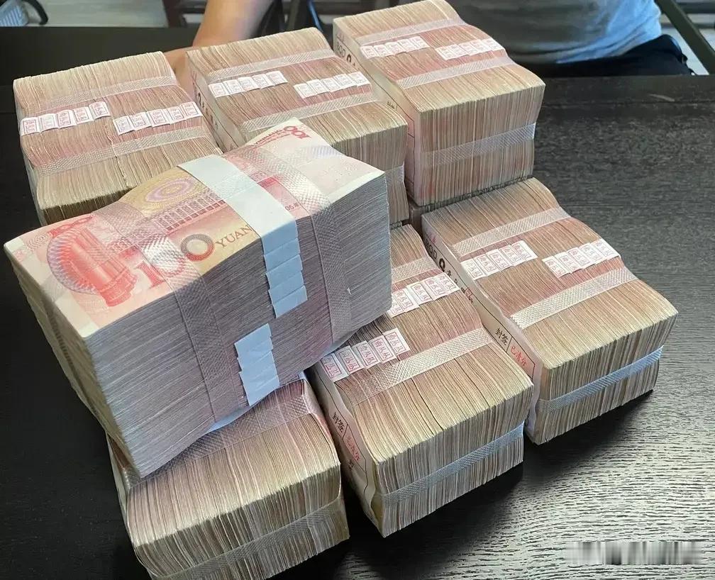 共情，很多时候是共鸣后，别人看你笑话！

不要试图与人共情，除非是你爹妈。