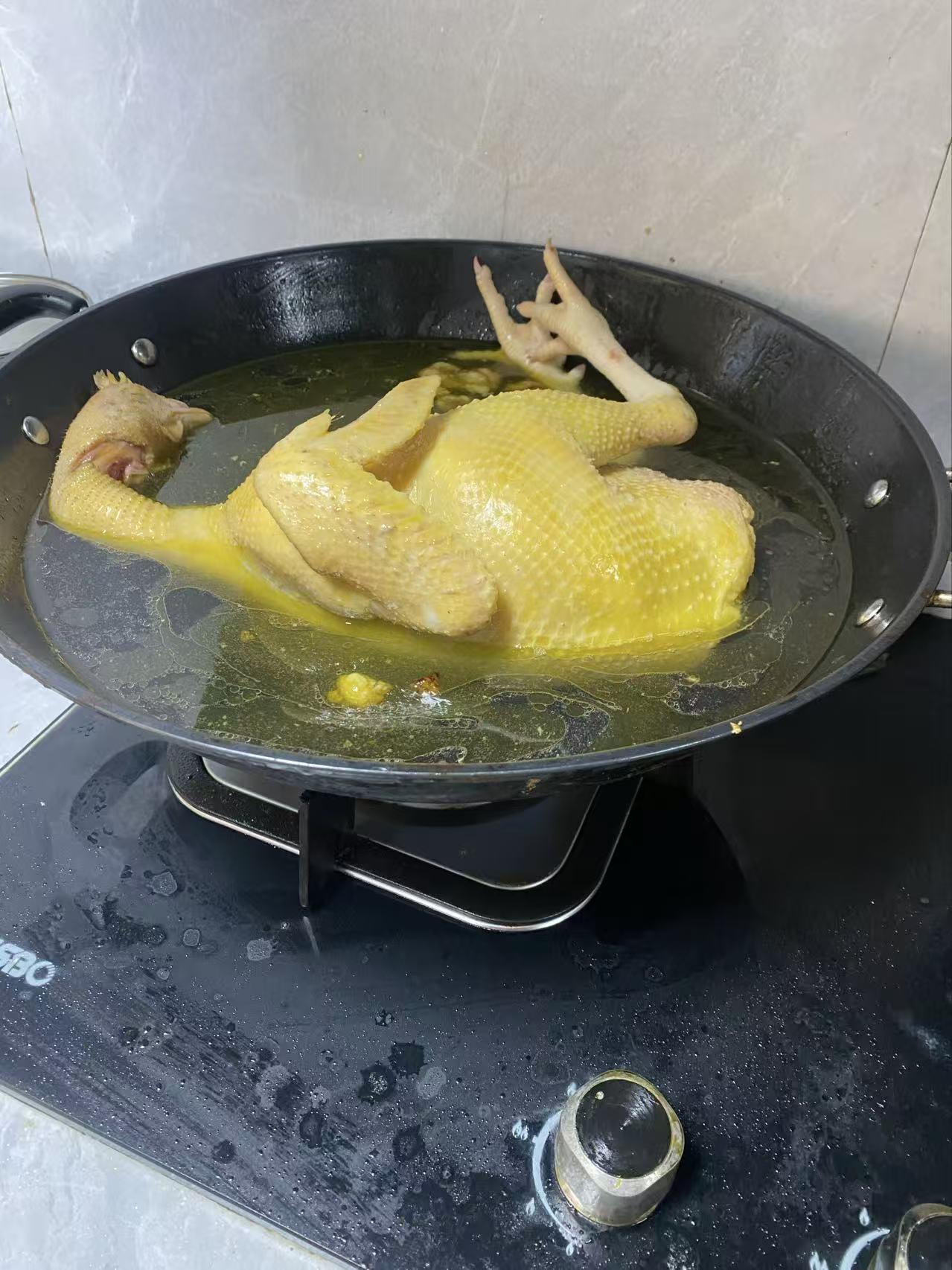 不少人一辈子埋头拼命赚钱，总想着攒够积蓄就能好好享受生活，可往往忽略了身体才是承