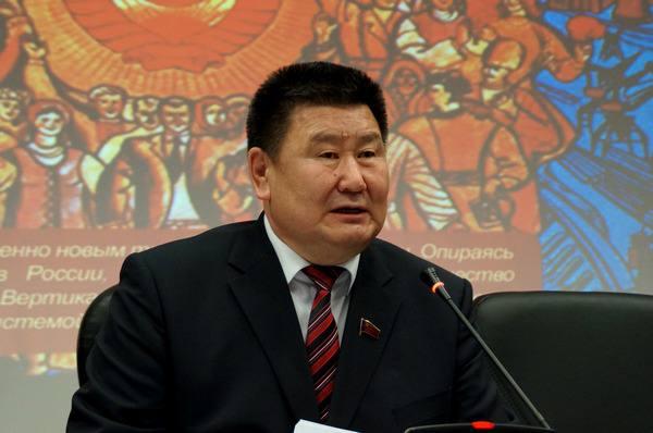 国家杜马议员马尔哈耶夫7月3日公开批评国内燃油危机，直言“这不是燃料短缺，而是国