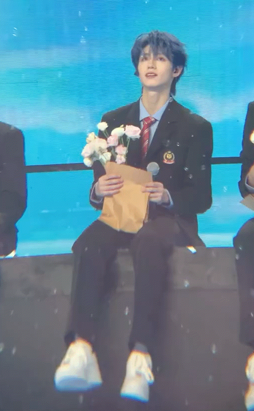 喜欢荡腿的小宝宝🥺婴儿习惯 朱志鑫