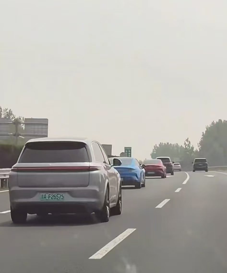 雷军称考虑过出大众配置车型 直播用理想破风不过马拉松比赛都有专门破风的，这波是裁