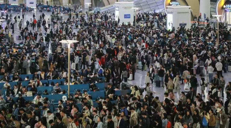 杭州西站五一客流创新高
2025年五一假期（4月29日至5月5日），杭州西站交出