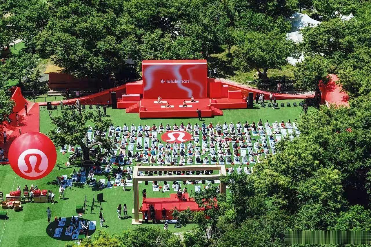lululemon lululemon 公布最新一季财报，全球营收小幅上涨，国内