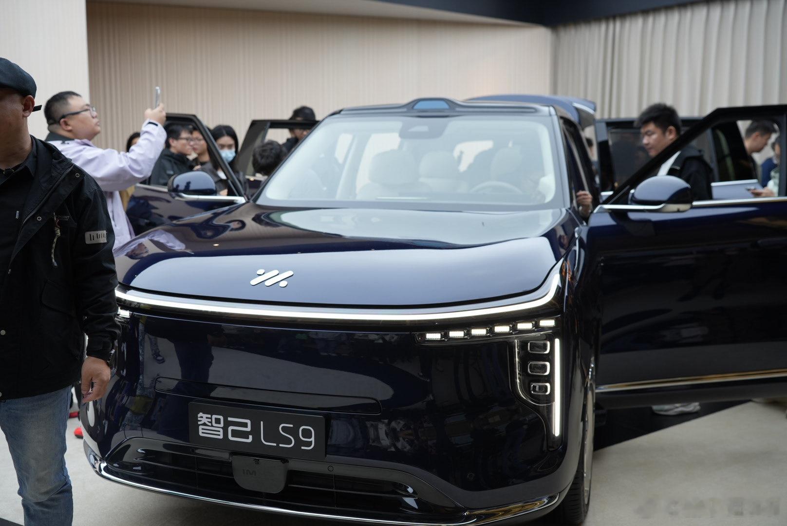 发布会开始啦！这次上汽旗舰·智己LS9，不仅是智己品牌全新的里程碑，更凝聚了上汽