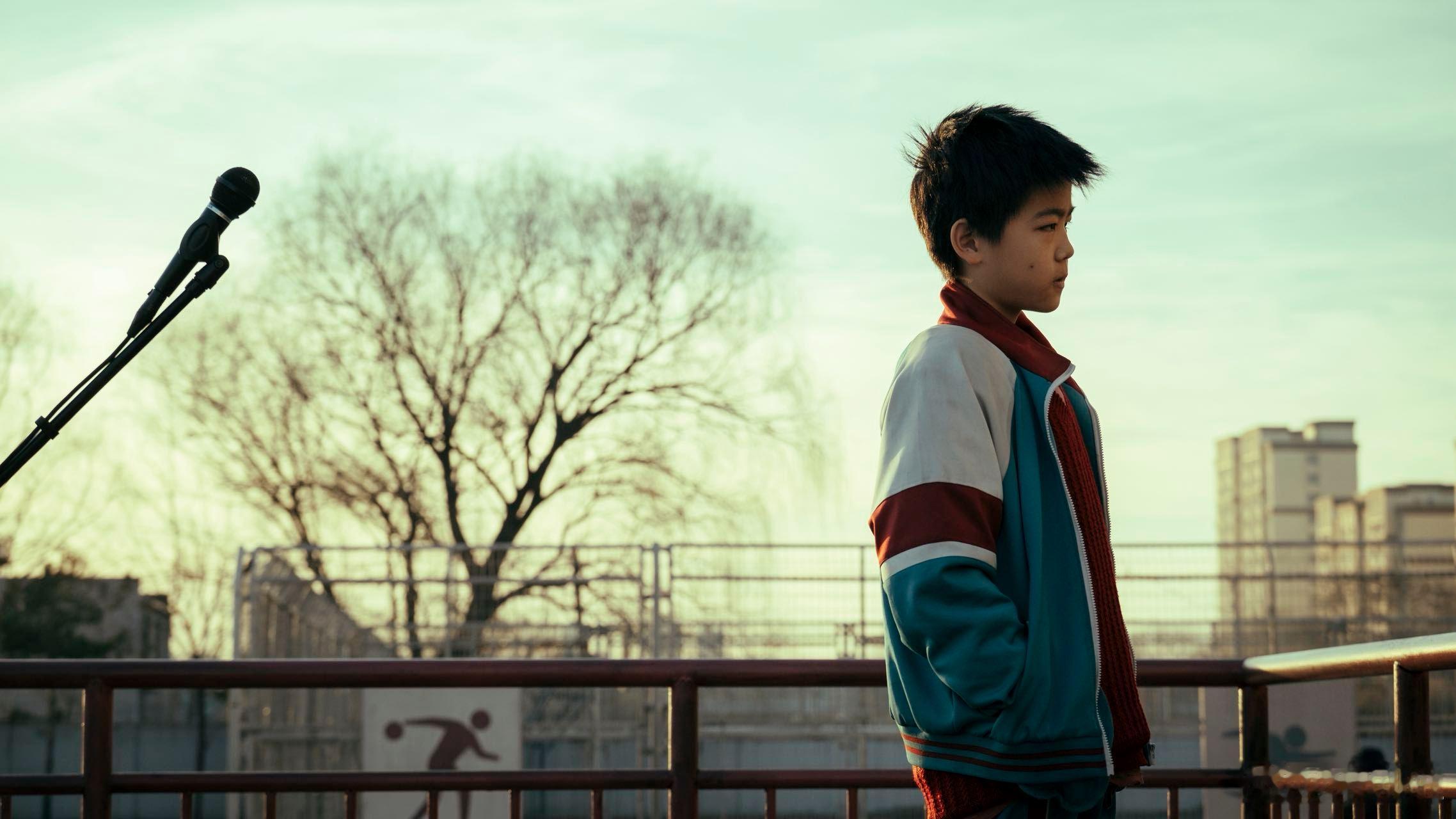 韩昊霖一个角色三个层次 韩昊霖演活了安德烈的孤独内核。第一层笑是铠甲，第二层笑是