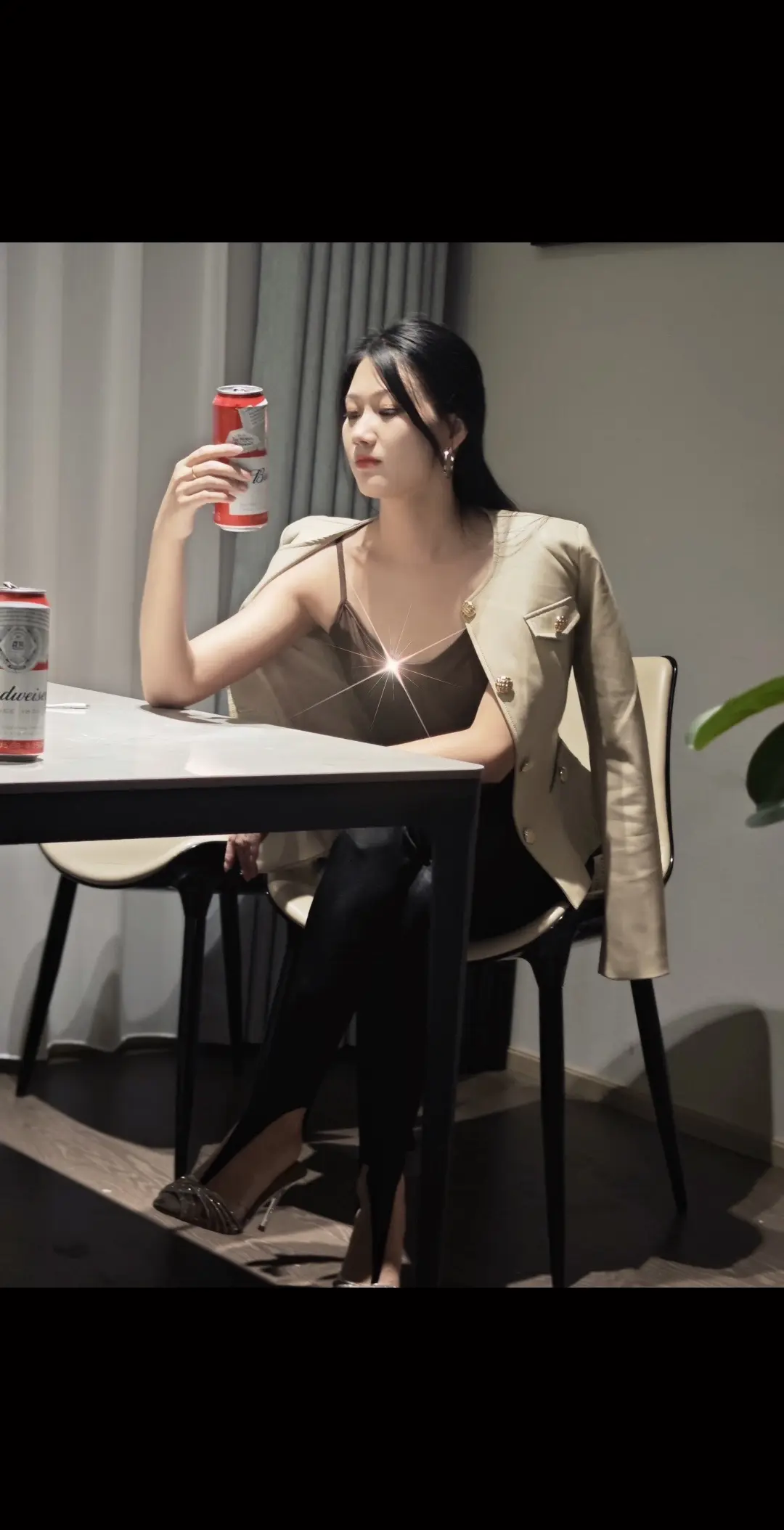 经历的人和事都在提醒你 少说话 多做事 藏得深 心要狠