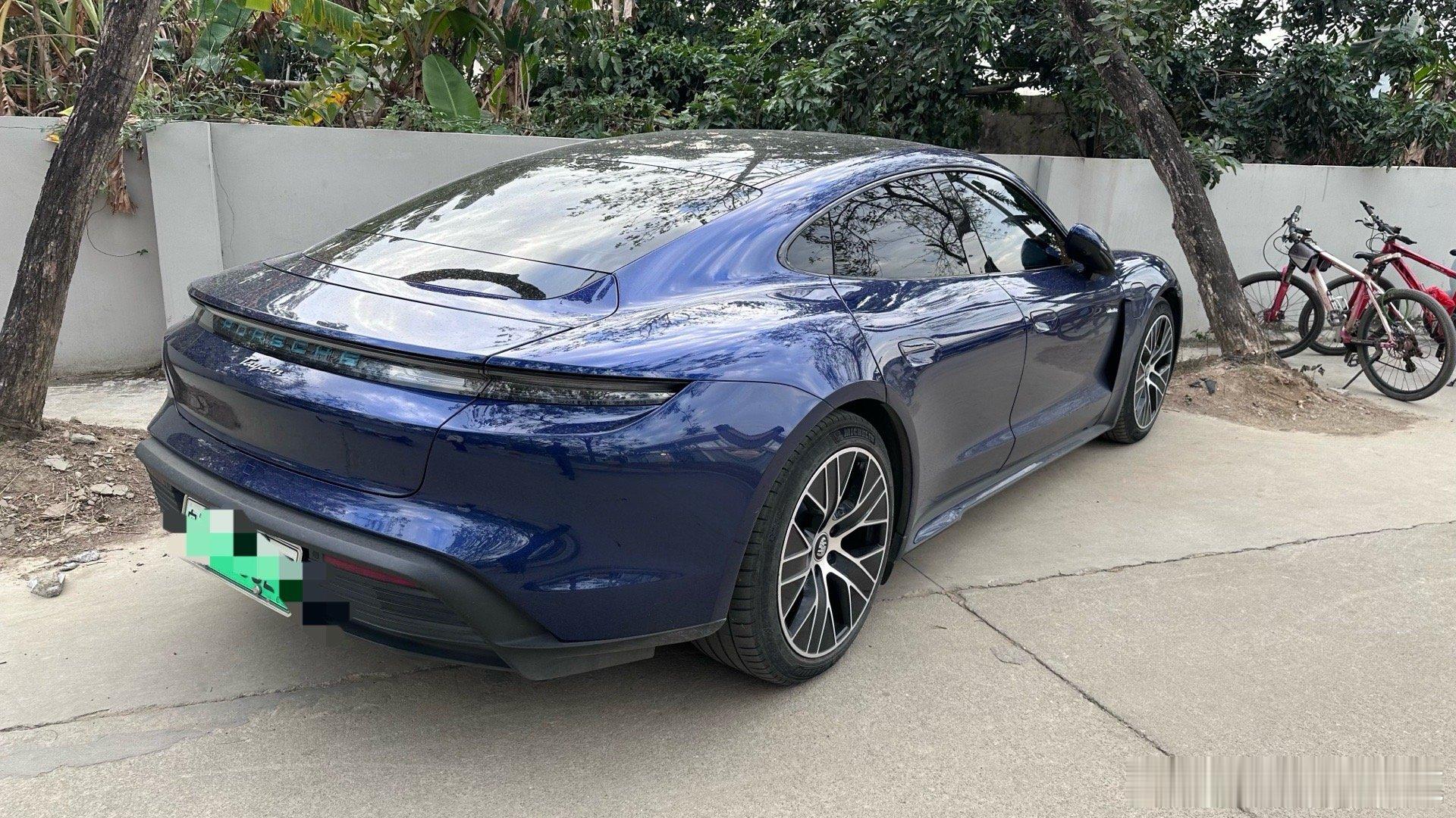 这个肥臀至今还没有哪台车能模仿出来汽场全开大v聊车