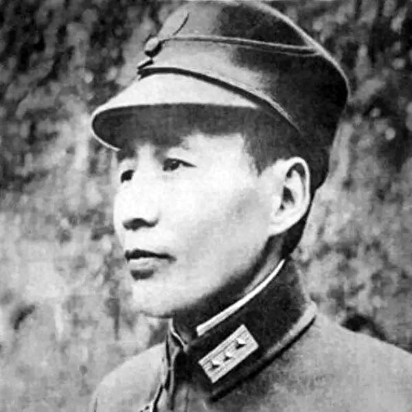 1976 年 ，82 岁的刘文辉在北京病逝。这位 "西康王" 当年在泸定桥的决策