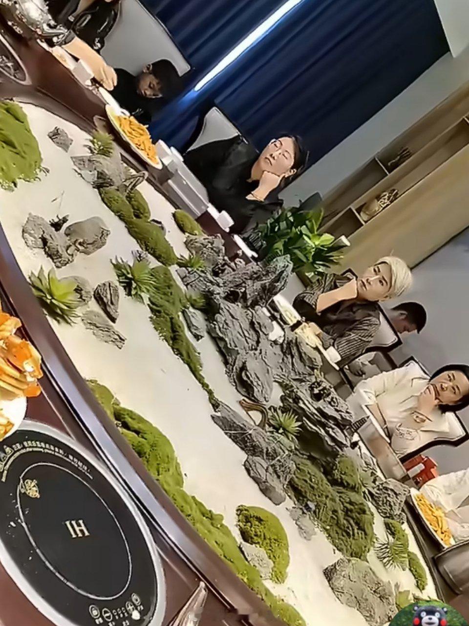 八块一斤仙贝唠几千万的嗑总结一下原来老娘们聚堆也是会吹牛逼。大小事[超话] ​​