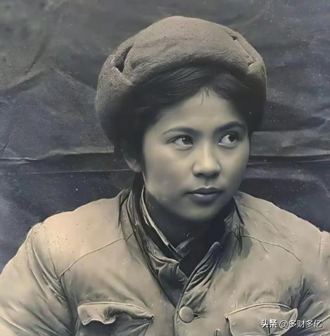 胆大包天！志愿军师长假扮夫妻入朝，只为圆战友八年相思梦
 
1952年志愿军师长